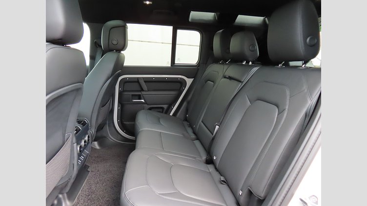 2025 認定中古車 Land Rover Defender 110 ボラスコグレイ P300e プラグインハイブリッド X-Dynamic HSE