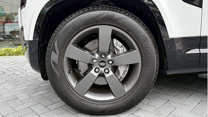 Defender 110 8