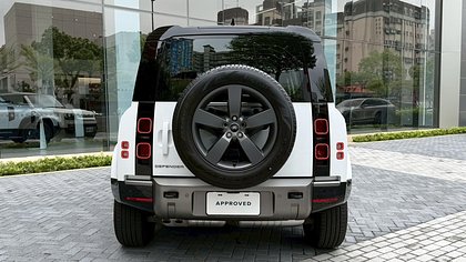 Defender 110 6