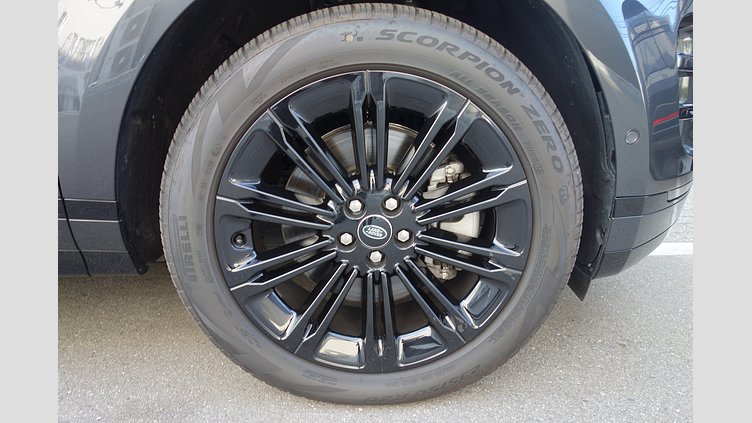 2024 認定中古車 Land Rover Range Rover Evoque カルパチアングレイ P300eプラグインハイブリッド（ガソリン） スタンダードホイールベース DYNAMIC HSE