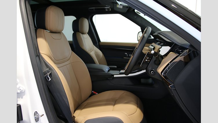 2025 認定中古車 Land Rover Range Rover Sport オストゥーニパールホワイト D300マイルドハイブリッド Autobiography