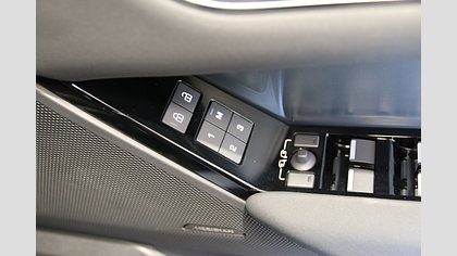 Range Rover Velar 24