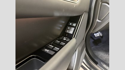 Range Rover Velar 10