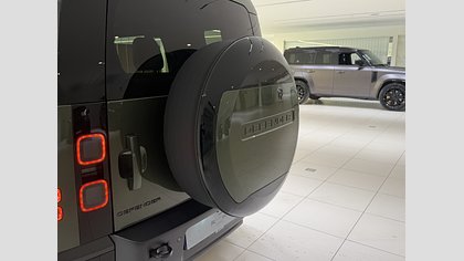 Defender 110 6