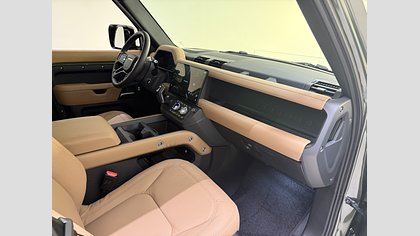 Defender 110 17