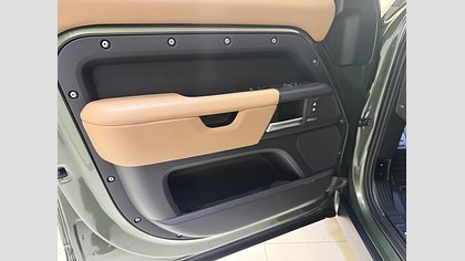 Defender 110 11