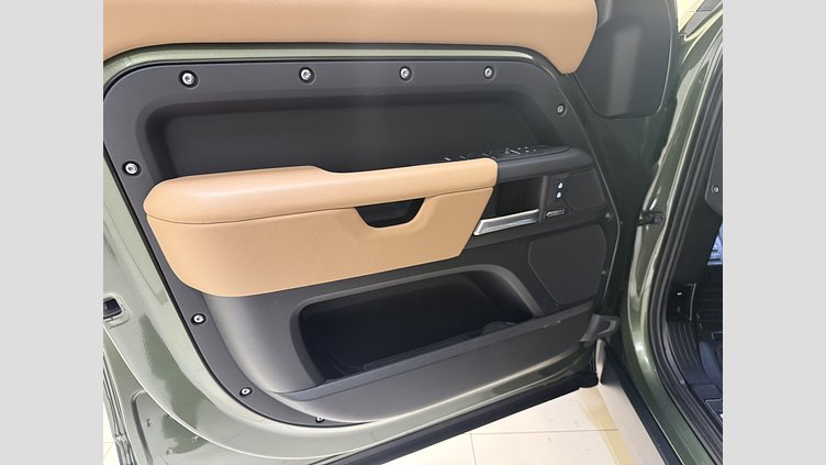 2026 Begagnad Land Rover Defender 110 Woolstone Green Bensin Laddhybrid X-Dynamic HSE