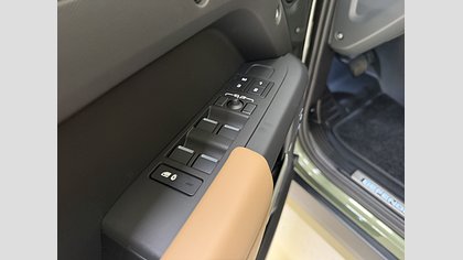 Defender 110 12