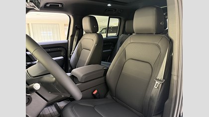 Defender 130 7