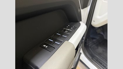 Defender 110 12