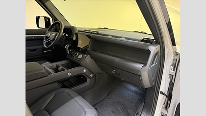 Defender 110 17