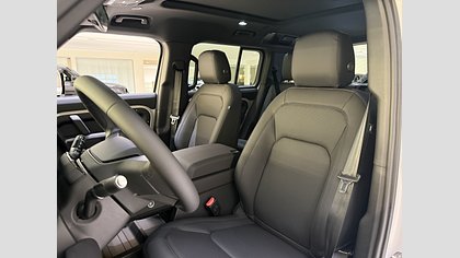 Defender 110 8