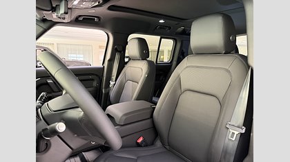 Defender 110 8
