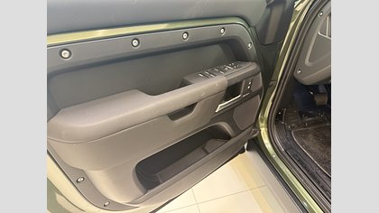 Defender 110 9