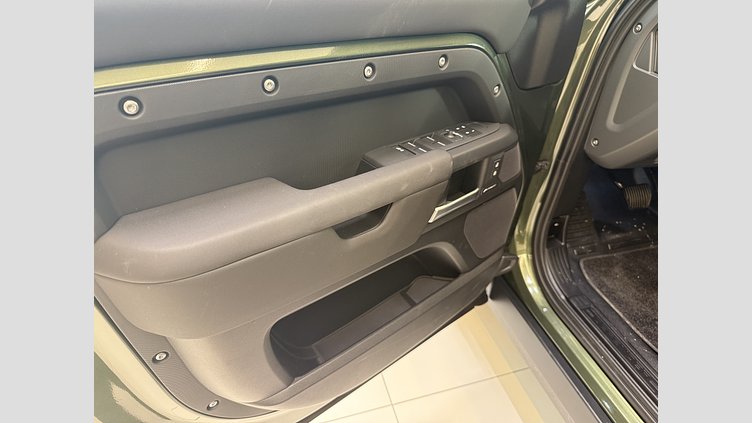 2026 Ny Land Rover Defender 110 Woolstone Green Bensin Laddhybrid X-Dynamic SE