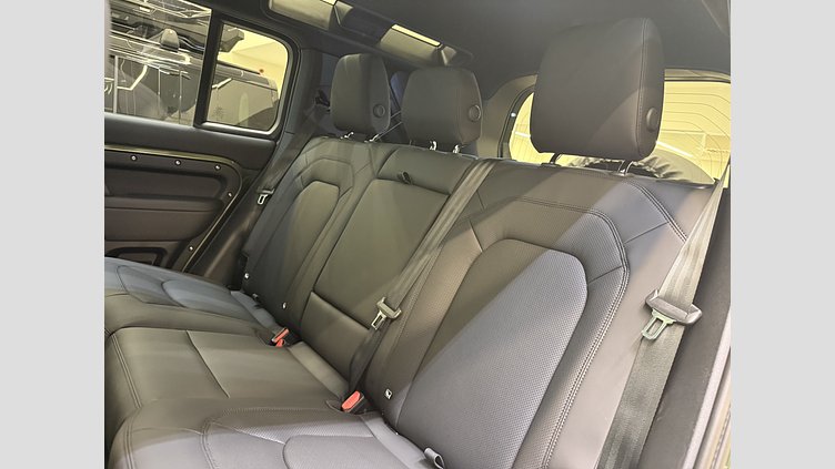2026 Ny Land Rover Defender 110 Woolstone Green Bensin Laddhybrid X-Dynamic SE