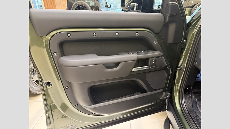 2026 Ny Land Rover Defender 110 Woolstone Green Bensin Laddhybrid X-Dynamic SE