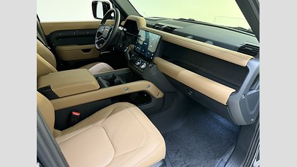 Defender 110 19