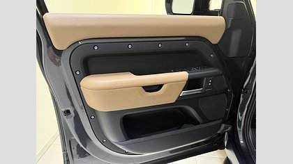 Defender 110 13
