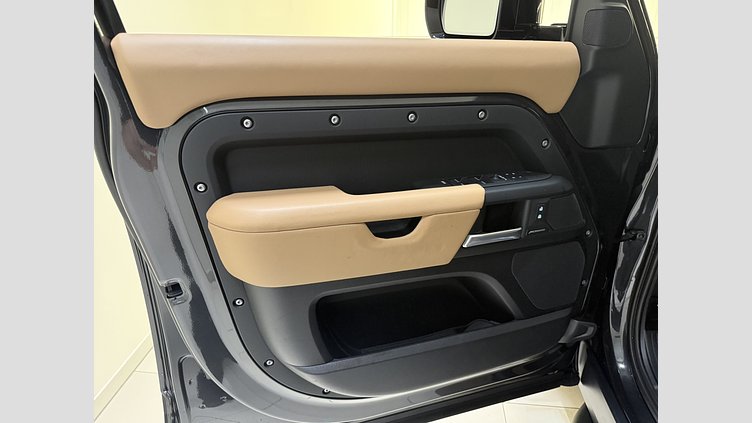 2026 Begagnad Land Rover Defender 110 Carpathian Grey Bensin Laddhybrid X-Dynamic HSE