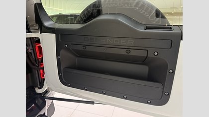 Defender 110 19