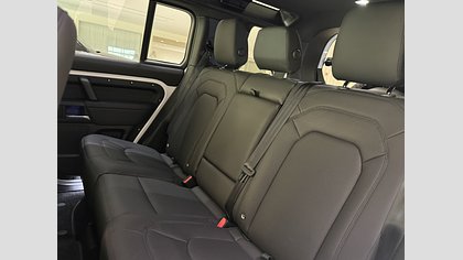 Defender 110 17