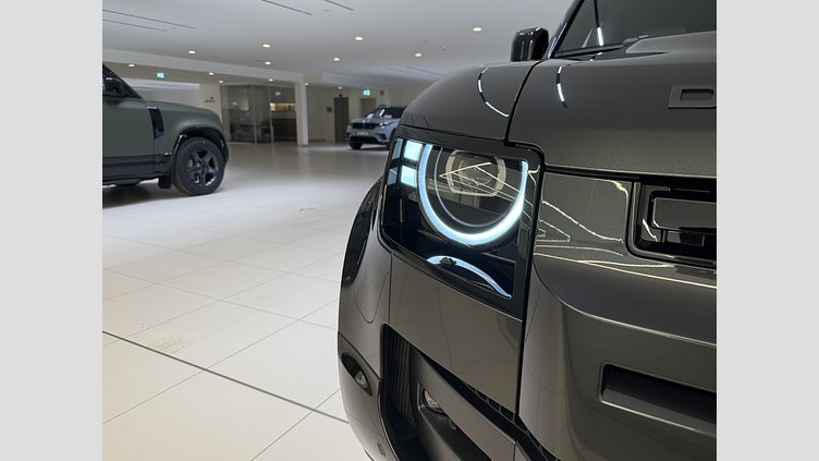 2026 Begagnad Land Rover Defender 110 Carpathian Grey Bensin Laddhybrid X-Dynamic HSE
