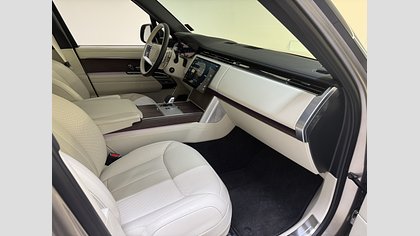 Range Rover 19