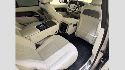 Range Rover 24