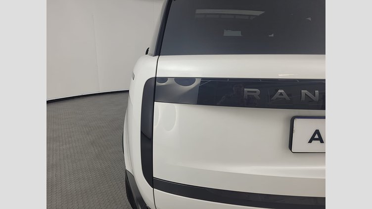 2026 Approved Land Rover Range Rover Fuji White Automatic P530 Autobiography