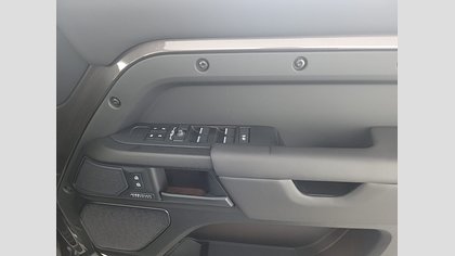Defender OCTA 24