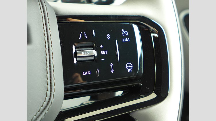 2025 認定中古車 Land Rover Range Rover Velar オストゥーニパールホワイト D200マイルドハイブリッド（ディーゼル） スタンダードホイールベース Dynamic SE