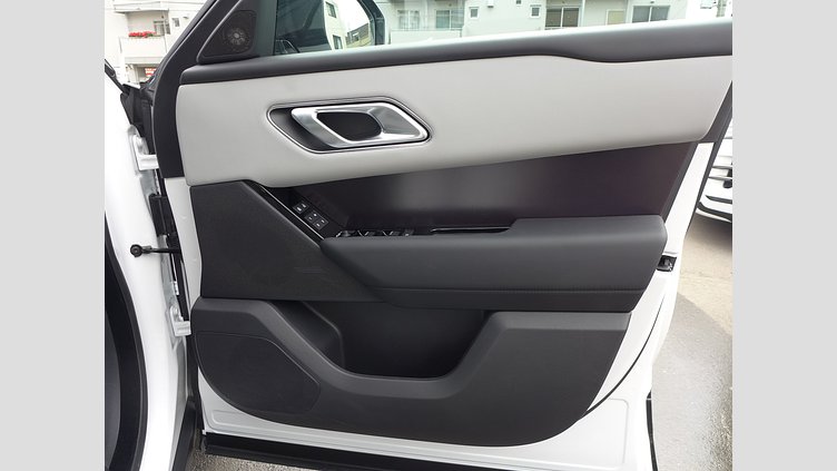 2025 認定中古車 Land Rover Range Rover Velar オストゥーニパールホワイト D200マイルドハイブリッド（ディーゼル） スタンダードホイールベース Dynamic SE