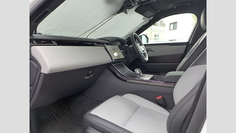 2025 認定中古車 Land Rover Range Rover Velar オストゥーニパールホワイト D200マイルドハイブリッド（ディーゼル） スタンダードホイールベース Dynamic SE