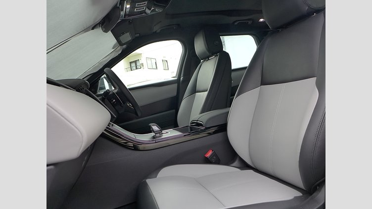 2025 認定中古車 Land Rover Range Rover Velar オストゥーニパールホワイト D200マイルドハイブリッド（ディーゼル） スタンダードホイールベース Dynamic SE