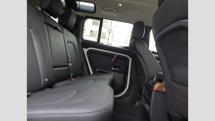 2023 認定中古車 Land Rover Defender 110 フジホワイト D300 AWD（AT） S