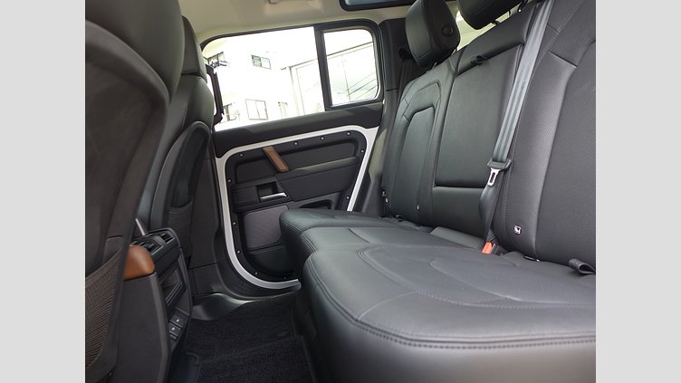 2023 認定中古車 Land Rover Defender 110 フジホワイト D300 AWD（AT） S
