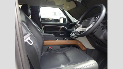 Defender 110 23