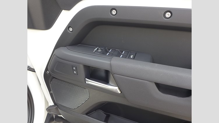 2023 認定中古車 Land Rover Defender 110 フジホワイト D300 AWD（AT） S