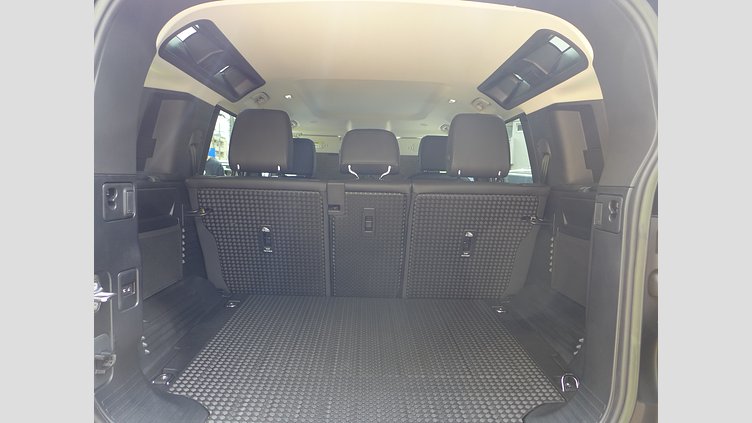 2023 認定中古車 Land Rover Defender 110 フジホワイト D300 AWD（AT） S