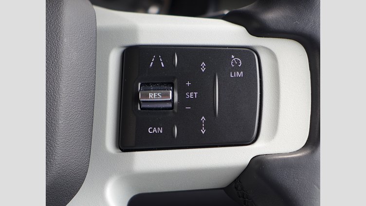 2023 認定中古車 Land Rover Defender 110 フジホワイト D300 AWD（AT） S