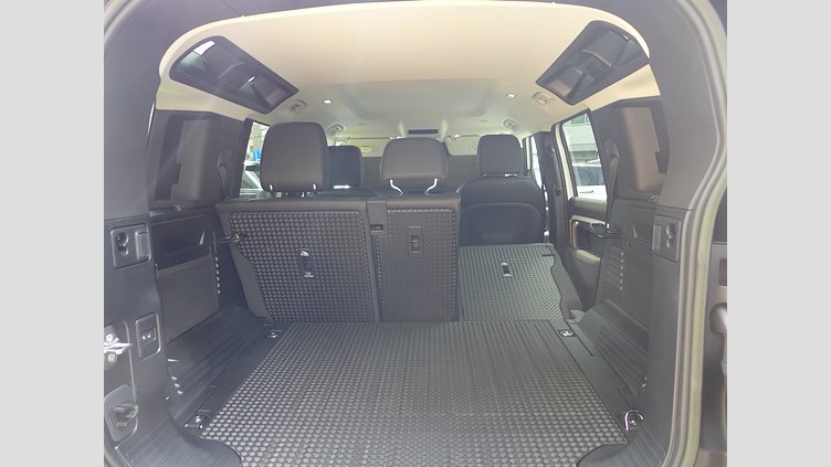 2023 認定中古車 Land Rover Defender 110 フジホワイト D300 AWD（AT） S