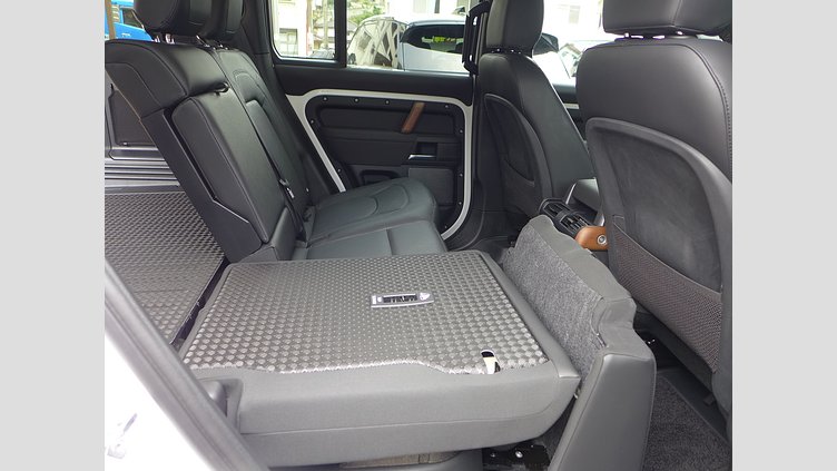 2023 認定中古車 Land Rover Defender 110 フジホワイト D300 AWD（AT） S