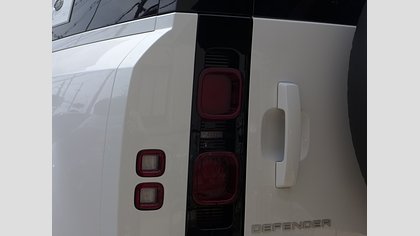 Defender 110 12