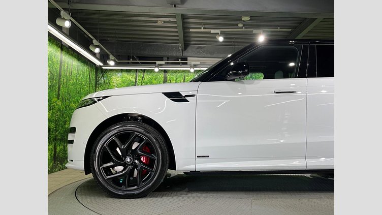 2023 認定中古車 Land Rover Range Rover Sport フジホワイト 3.0リッター6気筒300PSターボチャージドディーゼルMHEV（オートマチック） AUTOBIOGRAPHY