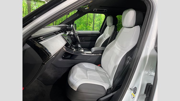 2023 認定中古車 Land Rover Range Rover Sport フジホワイト 3.0リッター6気筒300PSターボチャージドディーゼルMHEV（オートマチック） AUTOBIOGRAPHY