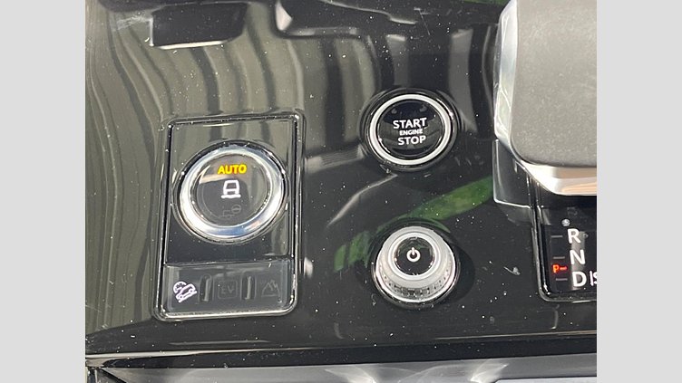 2023 認定中古車 Land Rover Range Rover Sport フジホワイト 3.0リッター6気筒300PSターボチャージドディーゼルMHEV（オートマチック） AUTOBIOGRAPHY