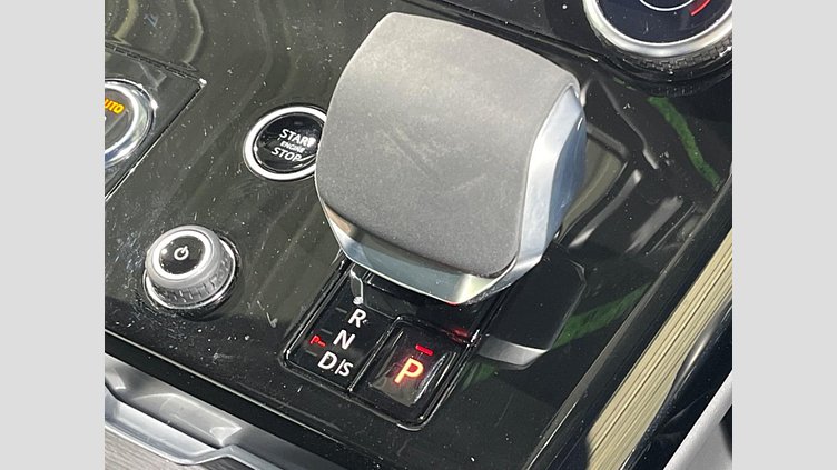 2023 認定中古車 Land Rover Range Rover Sport フジホワイト 3.0リッター6気筒300PSターボチャージドディーゼルMHEV（オートマチック） AUTOBIOGRAPHY