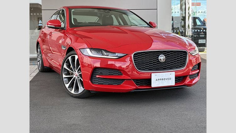 2019 認定中古車 Jaguar XE カルデラレッド D180 RWD AUTOMATIC 4 door Saloon S
