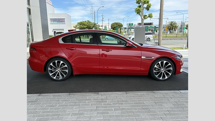 2019 認定中古車 Jaguar XE カルデラレッド D180 RWD AUTOMATIC 4 door Saloon S